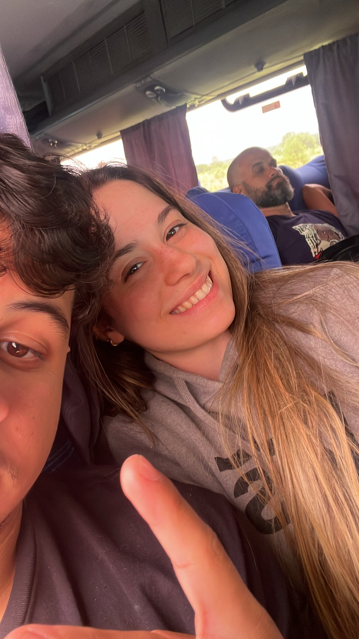 no ônibus